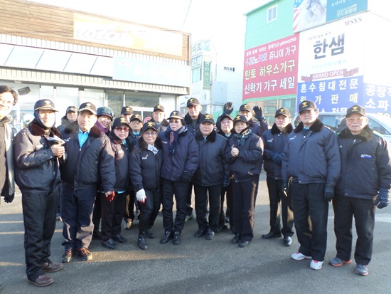 [운정3동]실버경찰대원들의 설맞이 대청결 활동 썸네일