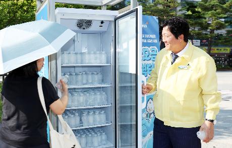 여름철 폭염대비 현장점검 (금릉역 한모금쉼터, 장곡2리 무더위쉼터, 육아종합지원센터 공사 현장)_1