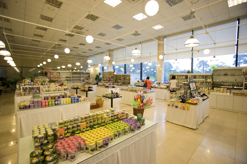 벽초지문화수목원 실내