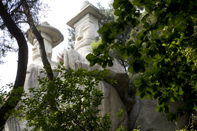 용미리석불입상 2