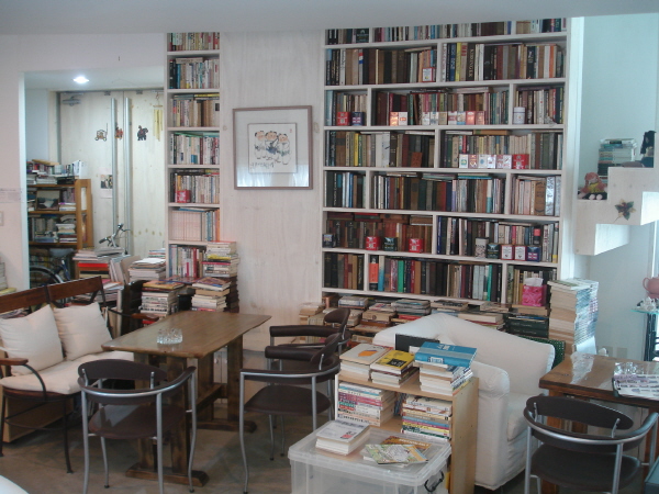 북까페반디 내부