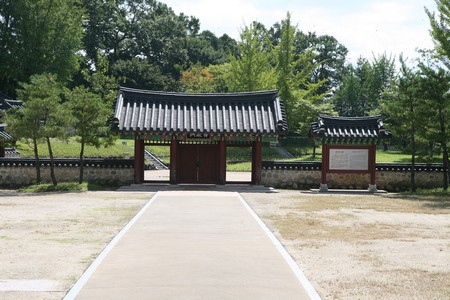 청정문(淸政門)