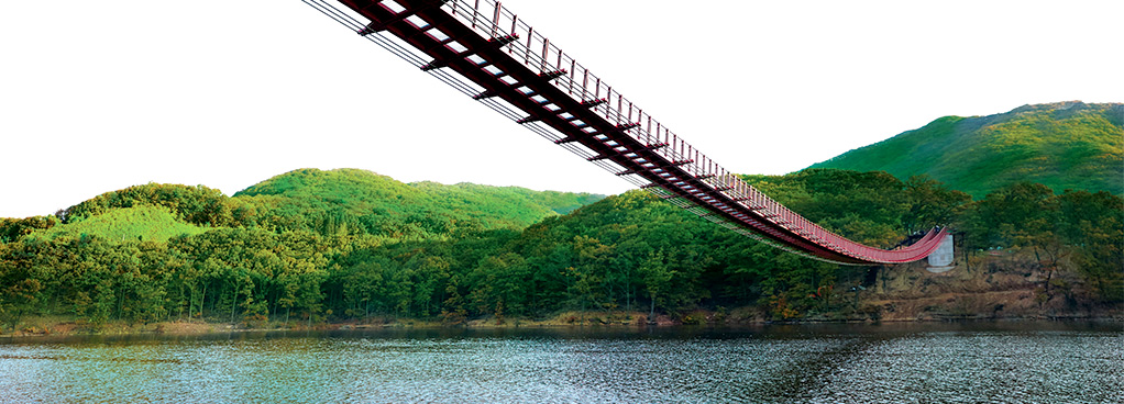 마장호수 출렁다리 물빛풍경이 아름다운 마장호수 위 220m 자연친화적 현수교