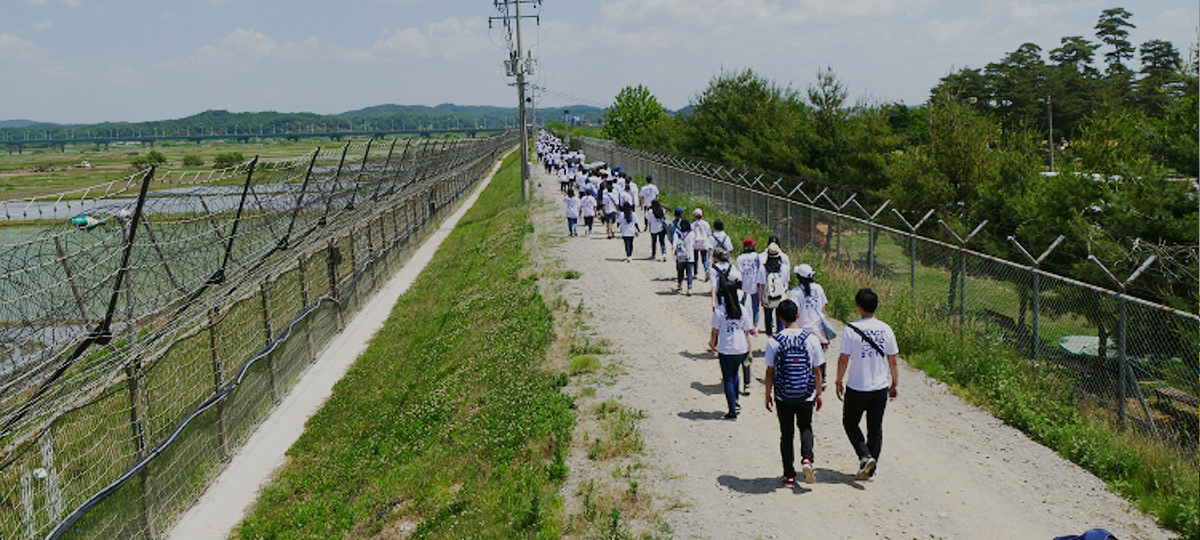 임진강변 생태탐방로 임진강변 생태탐방로 - 45년만에 민간인 통제 순찰로를 일반인에게 개방한 임진강을 따라 걷는 생태탐방 트레킹 코스