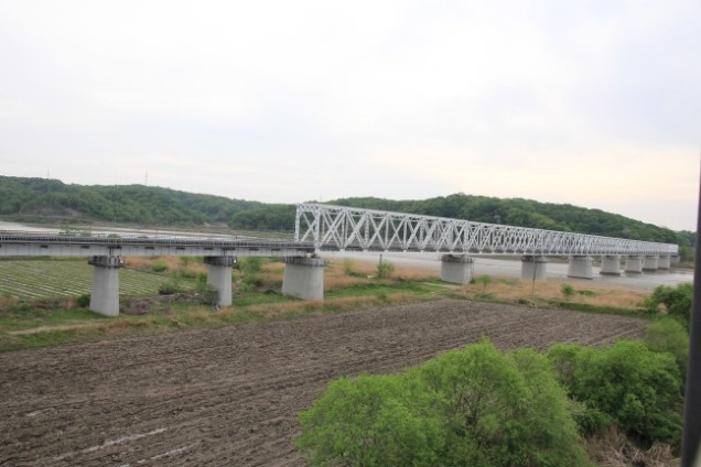 자유의 다리와 연결된 경의선 철교