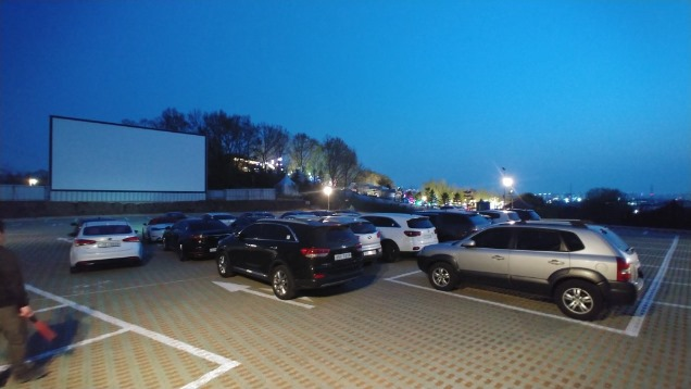 한 번에 수용할 수 있는 자동차 대수는 총 68대