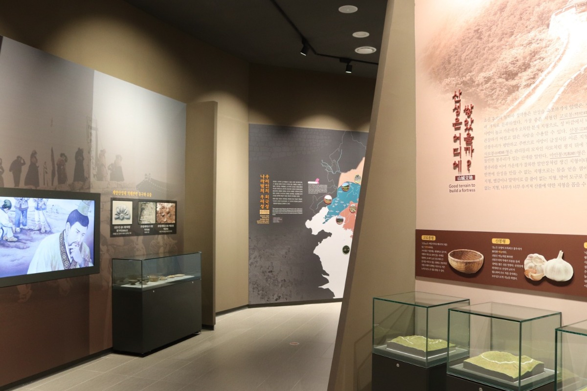 산성박물관 내부 전시실