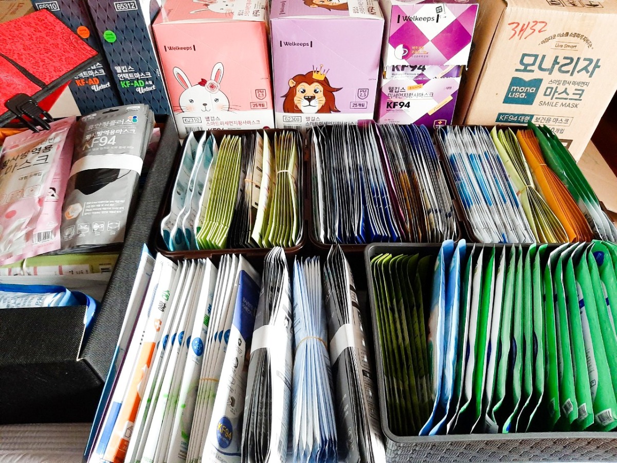 꾸준히 사 모은 각종 마스크