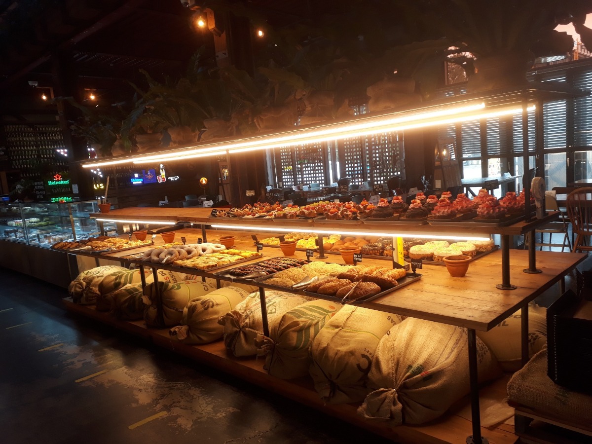 빵이 진열돼 있는 모습