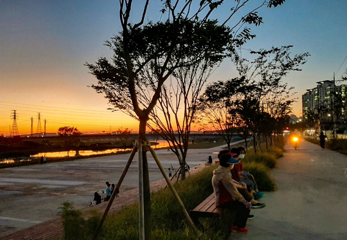 10월 챌린지에  선정된 곳 중 하나인 문산노을길. 저녁 노을이 멋지다.