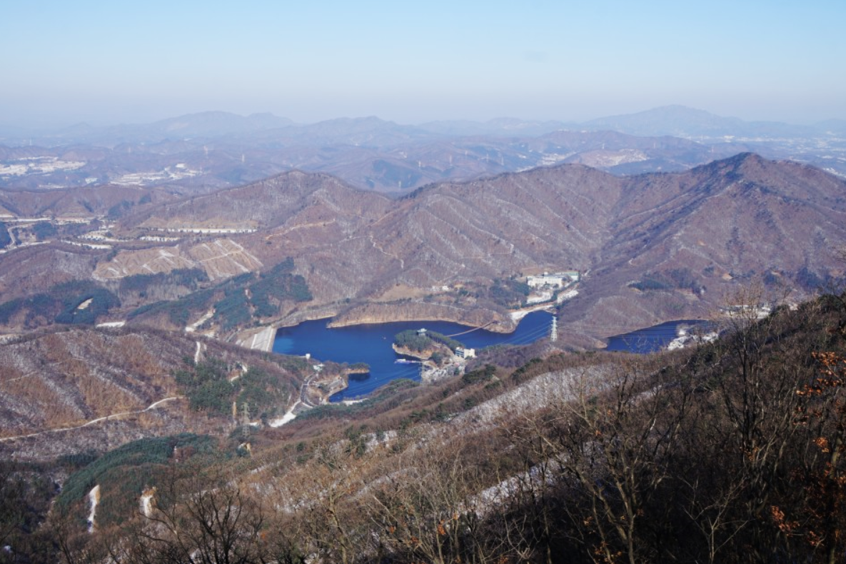 앵무봉에서 찍은 마장호수 모습