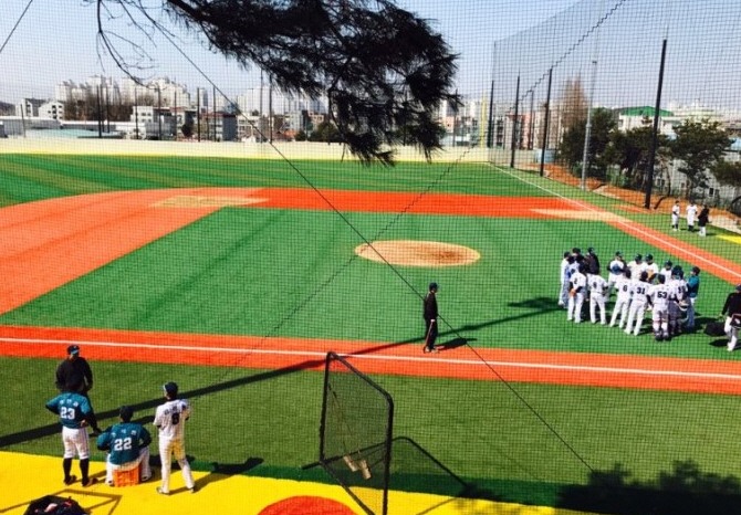 운정역 뒤편에 있는 챌린저스 파크. 사회인 야구도 이곳에서 열린다.