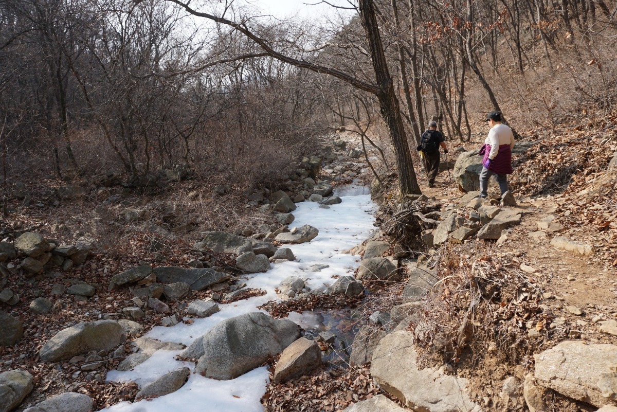 3코스 계곡길 (2월 하순)