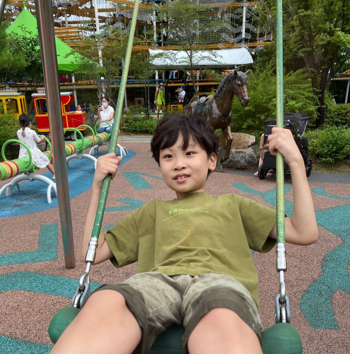 그네타기를 좋아하는 아인