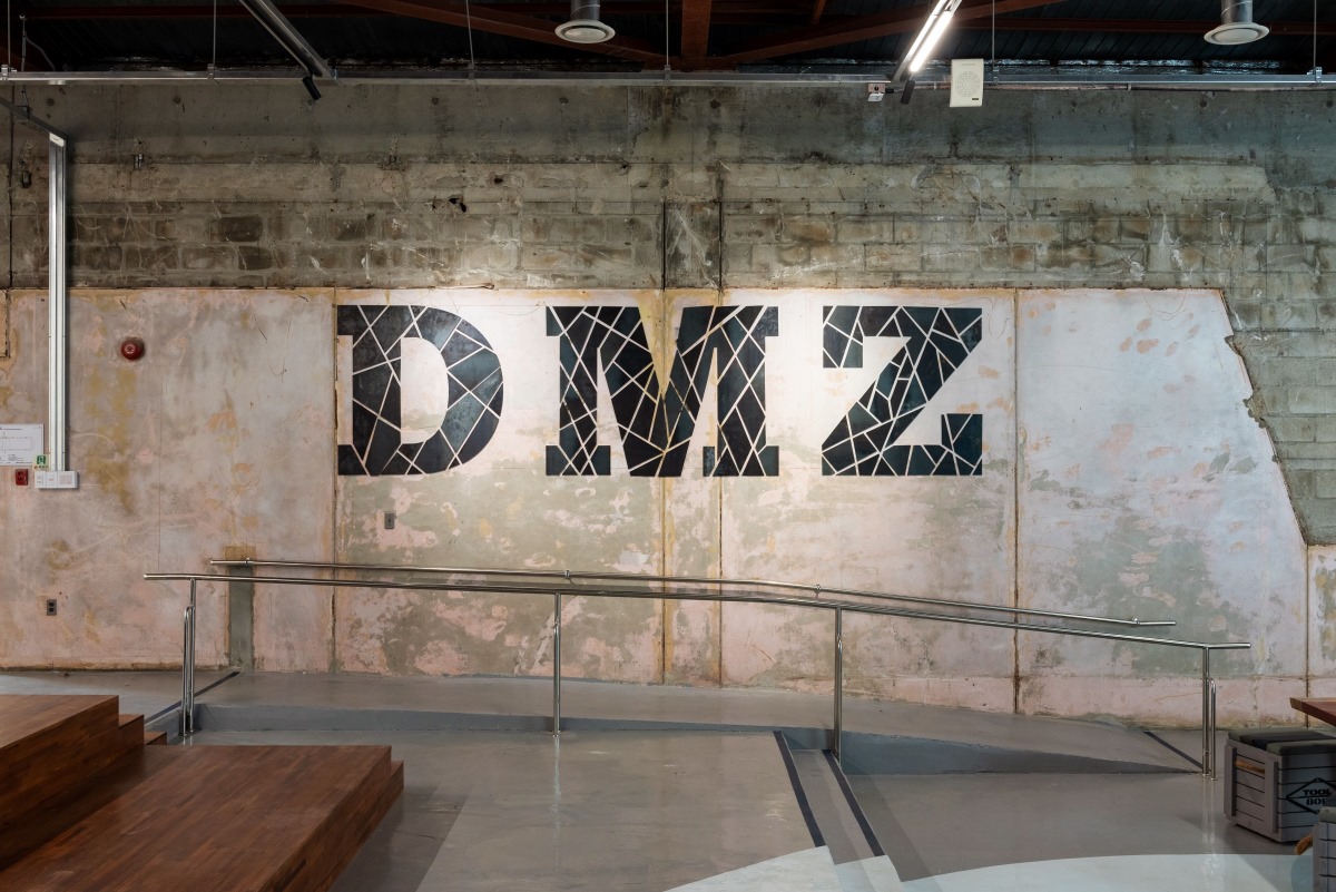 6.25전쟁과 관련된 작품들이 전시