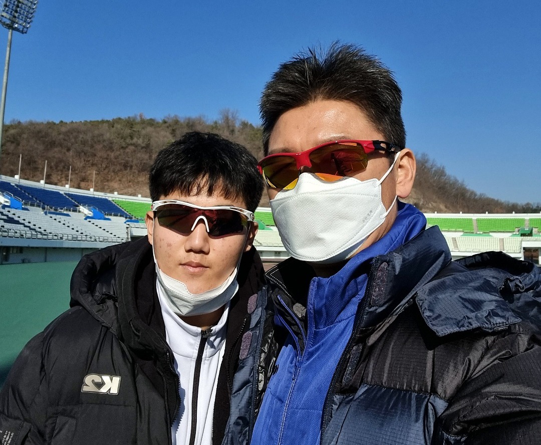 파주스타디움에서 이상익 선수와 홍성인 코치